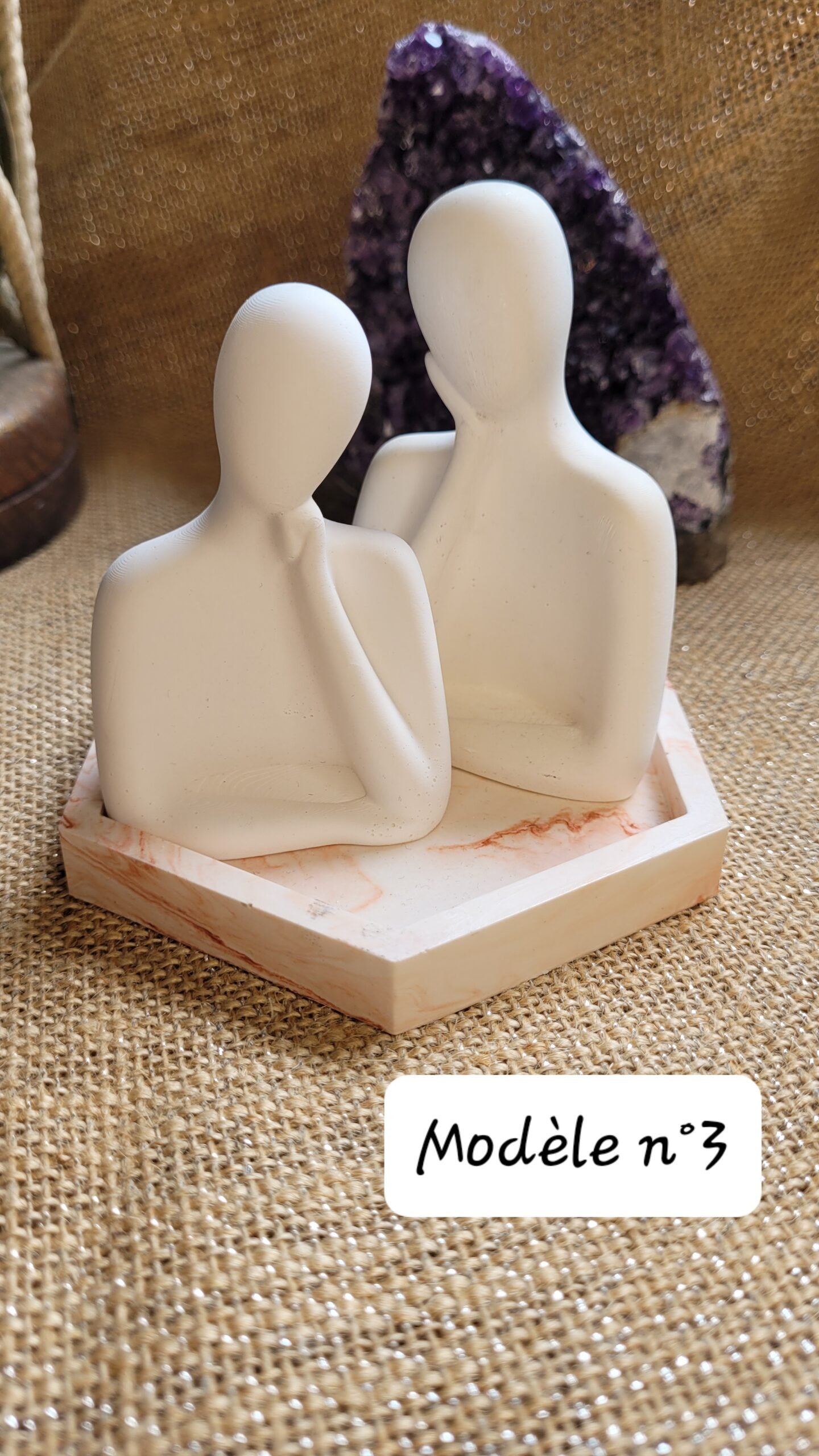 Statue couple avec plateau – Image 6