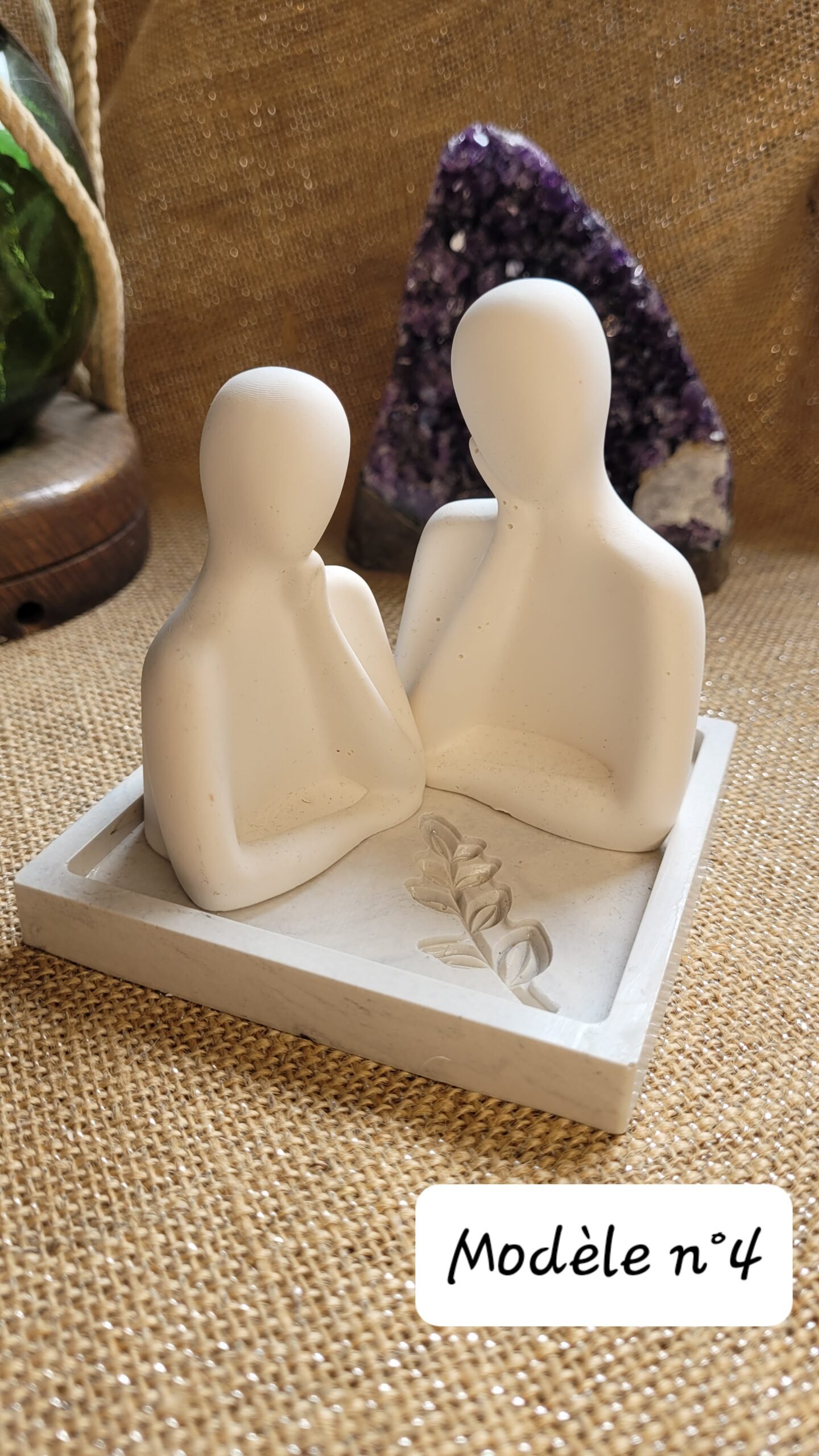 Statue couple avec plateau