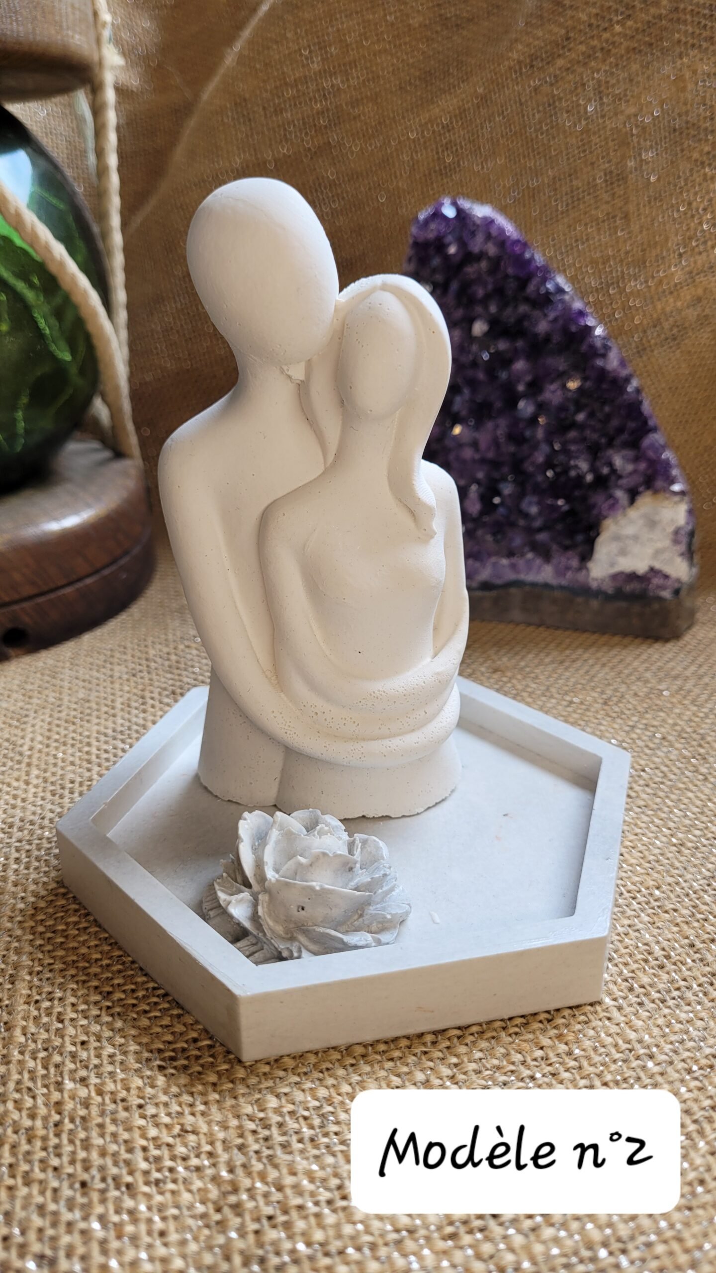 Statue couple avec plateau – Image 4