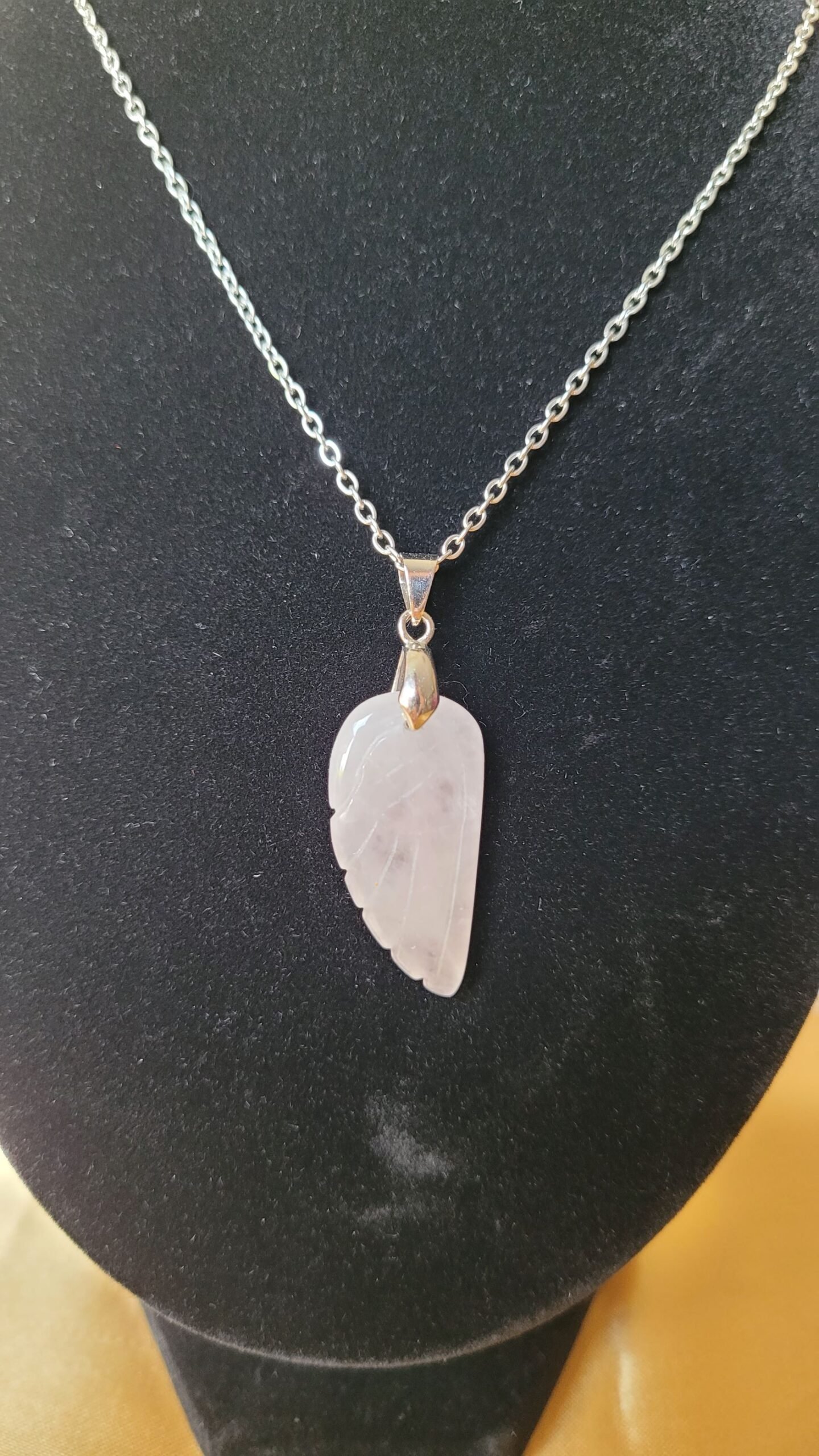 Collier pendentif aile d'ange pierre naturelle – Image 7