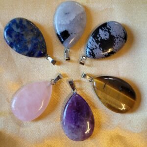 Collier pendentif goutte larme